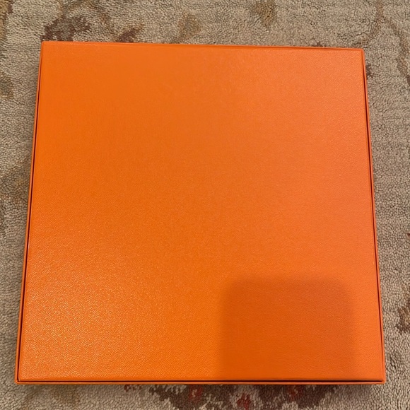 NIB Hermes Hommage a Charles Garnier scarf - Picture 11 of 11